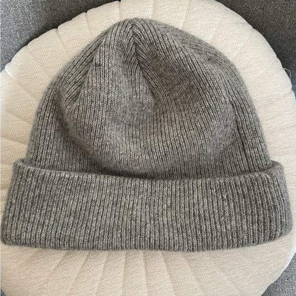 Adidas Originals Metal Badge Beanie - Picture 3 of 5